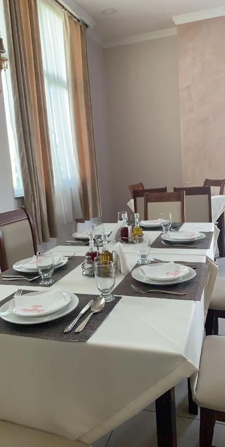 Hotel Prestige Struga Buitenkant foto