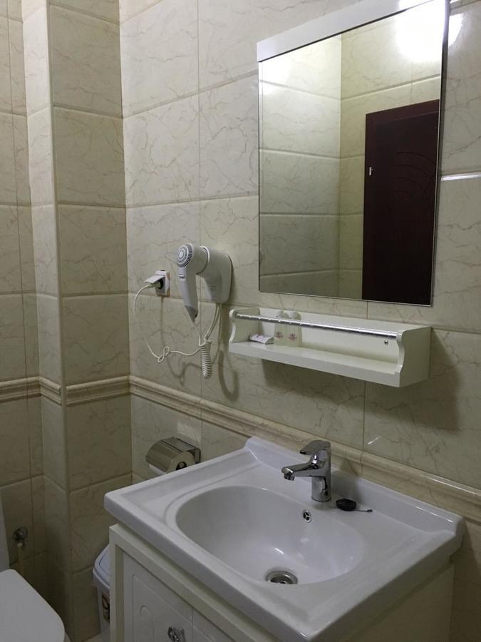 Hotel Prestige Struga Buitenkant foto
